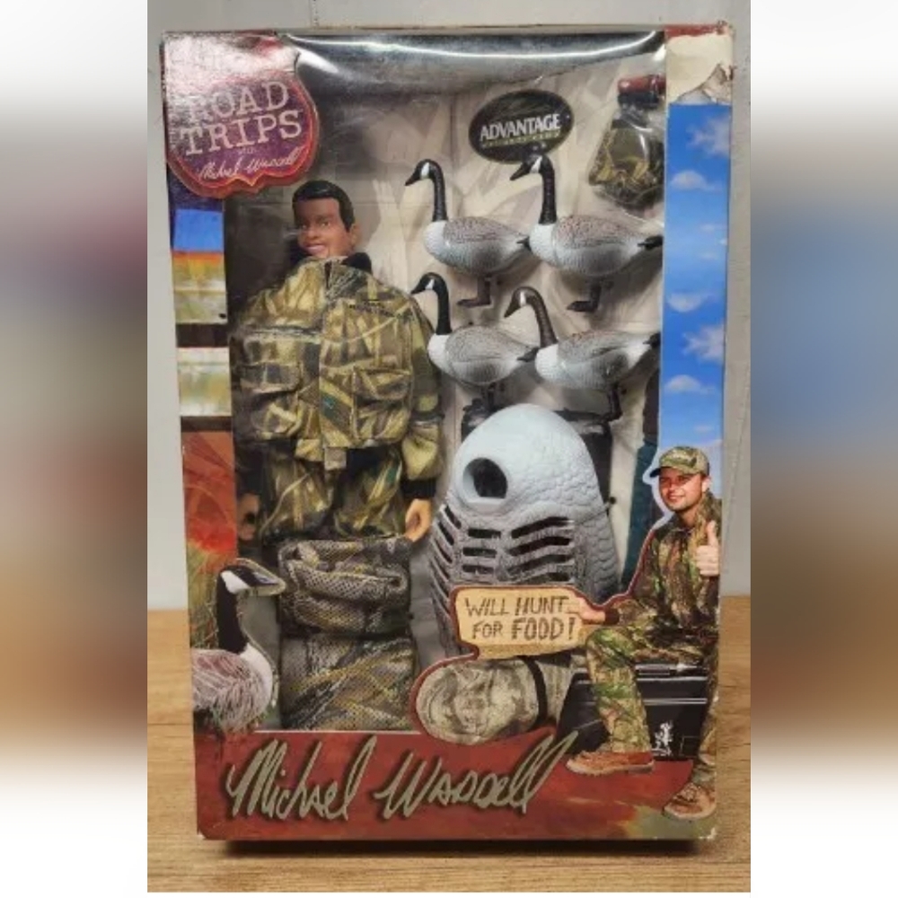 VTG 2003 Michael Waddell Real Tree Road Trips Action Figure Will Hunt For Food
